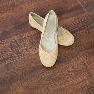 Naturalizer flat leather shoes